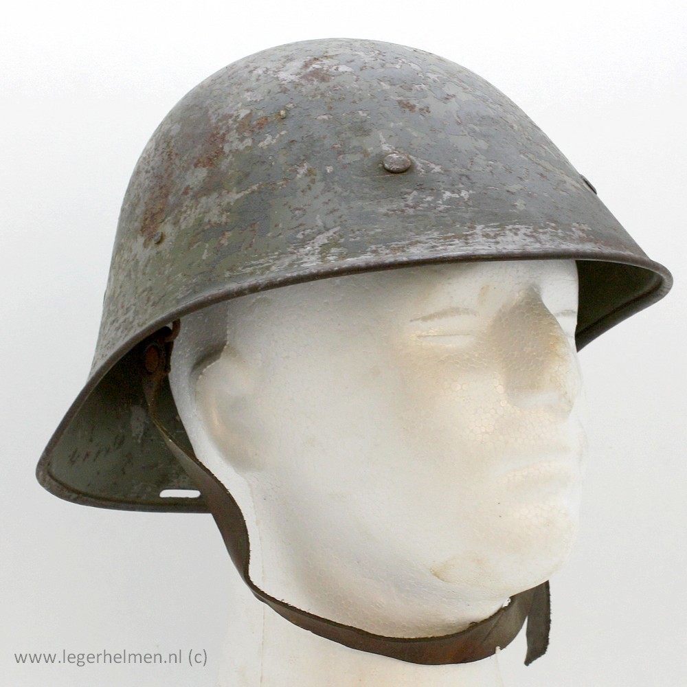 B.C. Zwakheid Vel Steel Helmets of the world